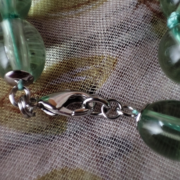 Glass Clear Green Ice Cube Square and Oval  Acrylic Long Bead Necklace Tal… - Picture 9 of 10